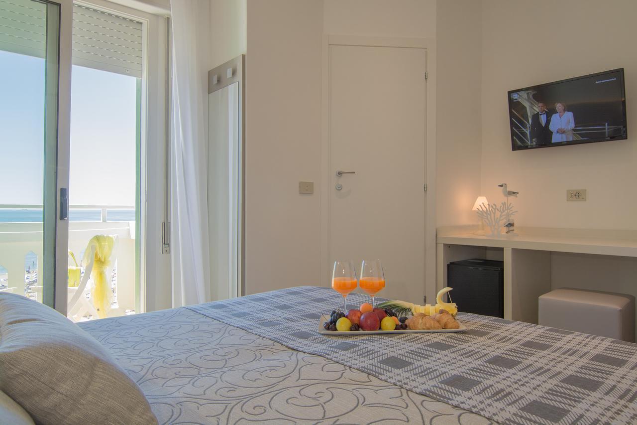 Hotel Montecarlo 3 Stelle Superior Caorle Exterior photo